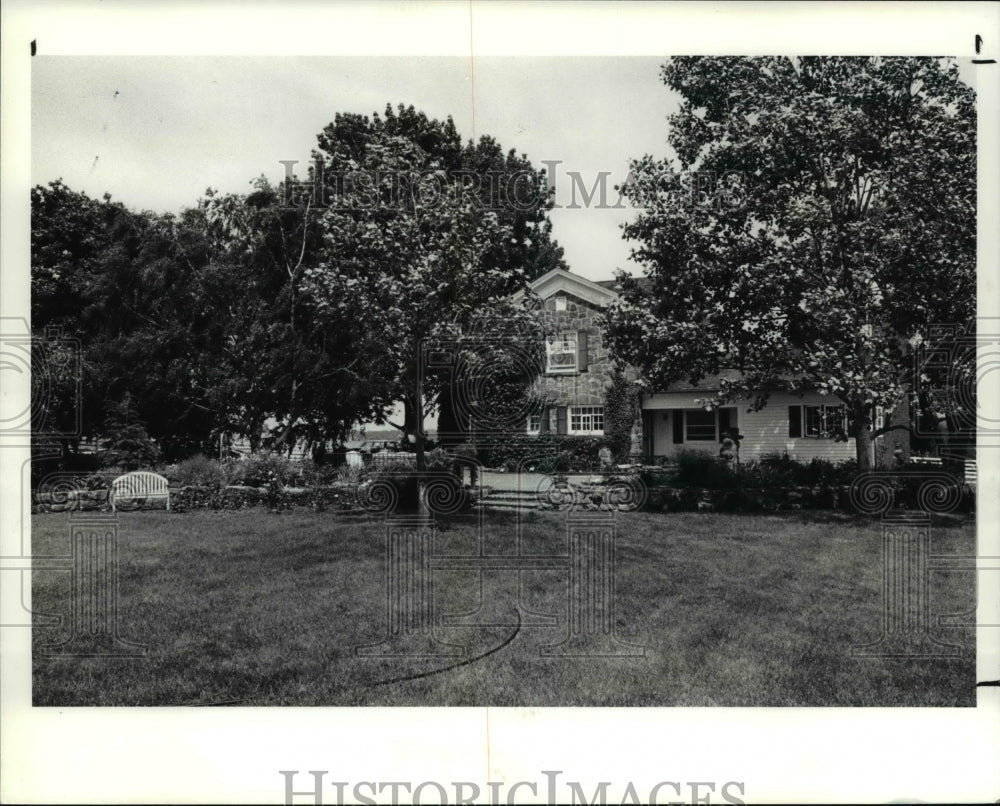 1990 Press Photo Volunteer Center Garden Tour Merestead Farms - cva66378 - Historic Images