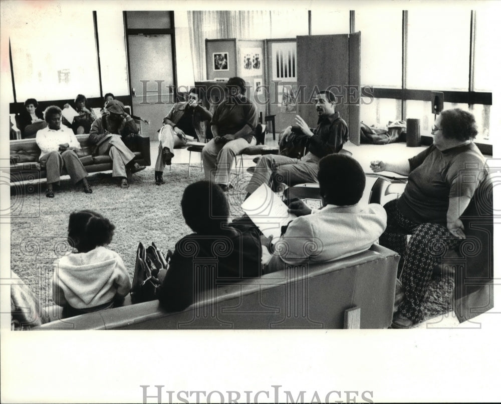1989 Press Photo Henry Debernerdo at News Conference at Tri-C-Historic Images