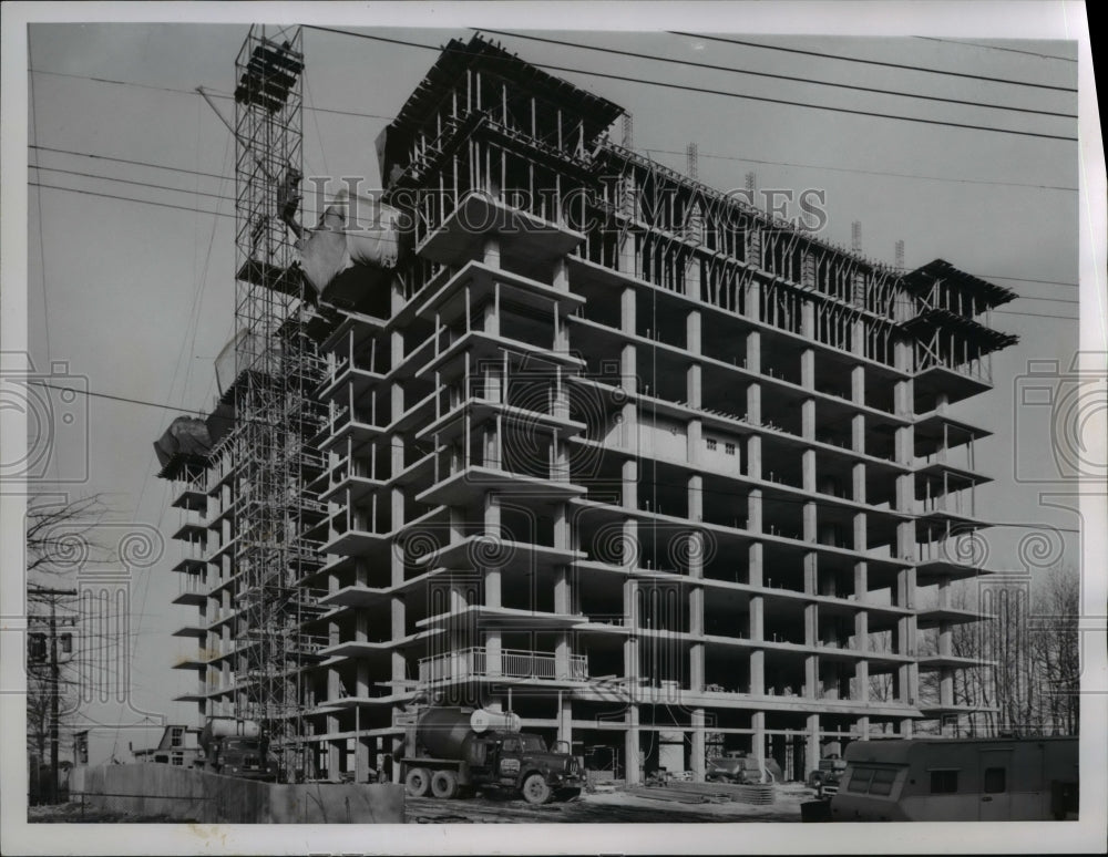 1964 Press Photo Apartments - 12000 Edgewater Drive Lakewood.-Historic Images