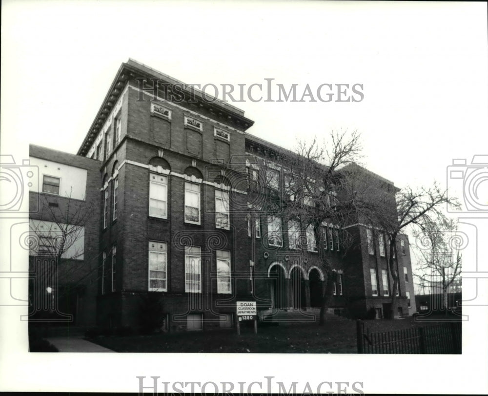 1990, Doan Classroom Apartments, 1350 East 105th St - cva66441 - Historic Images