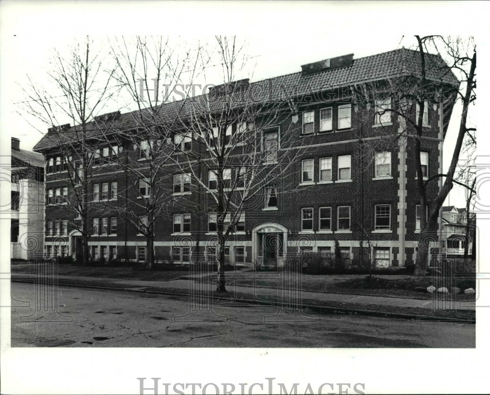 1990 Press Photo The Duke Apartments-Historic Images