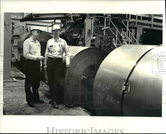 1988 Press Photo Don Vernon & Kazuhiko Watanabe of LTV Steel Plant-Historic Images