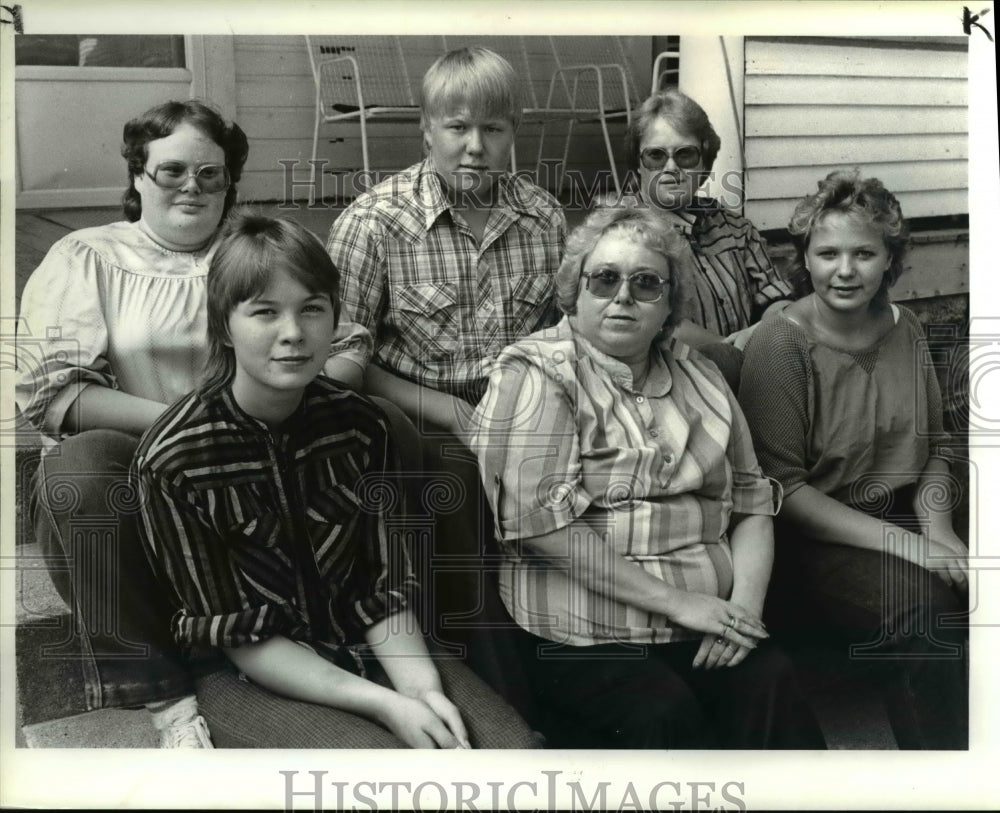 1984 Press Photo Illegal aliens in Cleveland - Historic Images