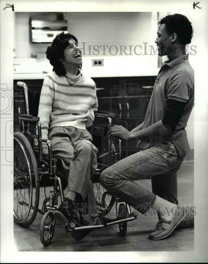 1986 Press Photo Rosemary Musachio, cerebral palsy student in Warrensville High-Historic Images