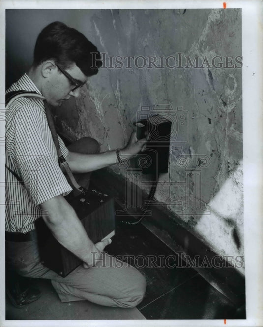 1973 Press Photo Lead Poisoning & Center - Historic Images