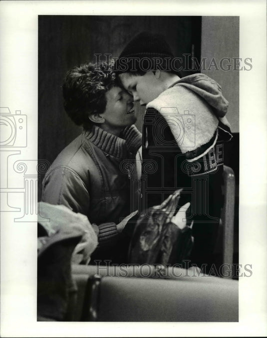 1985 Press Photo Michael and His Mom after the Surgery-Historic Images