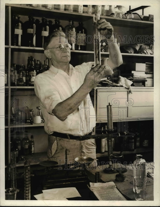 1937 Press Photo P.F. Hable of Paramount Distilleries - Historic Images