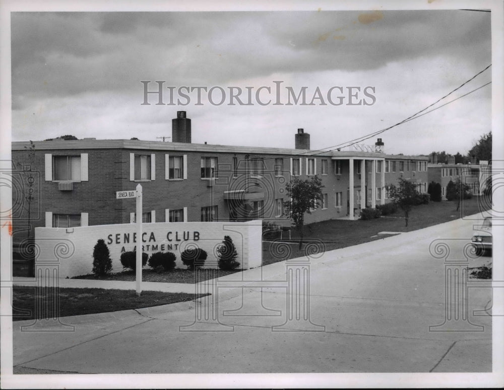 1965 Press Photo Apartments-Historic Images