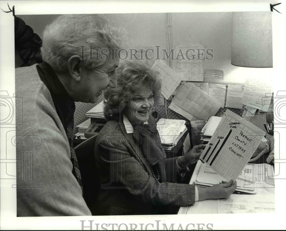 1986 Press Photo Rose Henninger &amp; Portage County Commissioner Joseph Sorboro-Historic Images