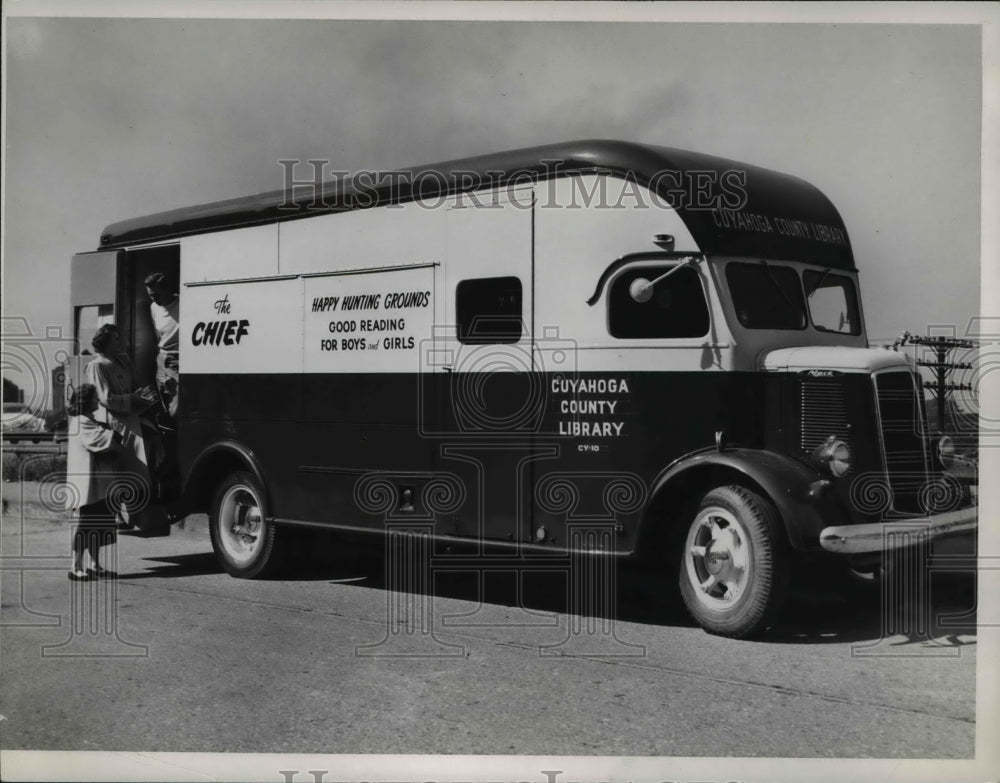 1952 Press Photo County Bookmobile Library - cva67815 - Historic Images