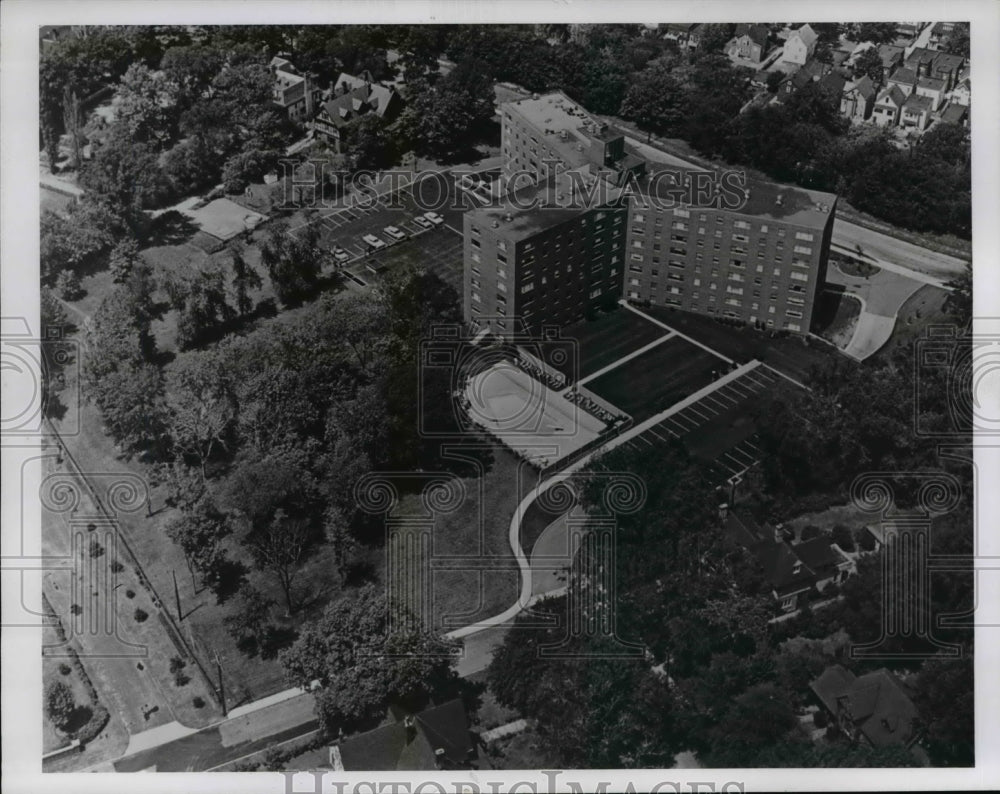 1964 Press Photo Aerial View of Waldorf Towers Apartment - Historic Images