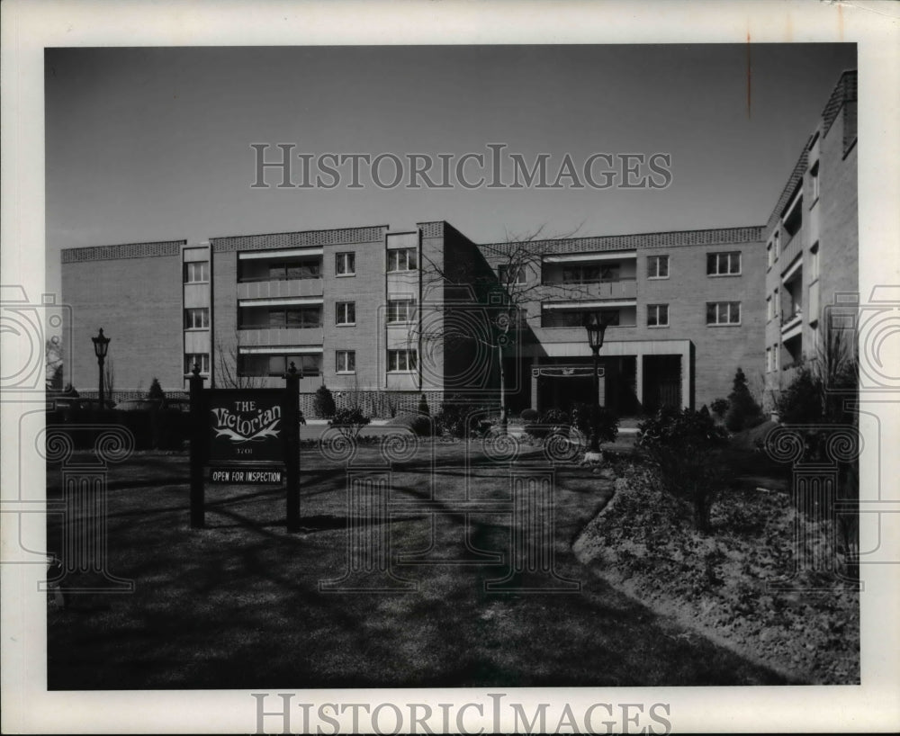 1971, Condominiums at Victorian, Mayfield Heights - cva68975 - Historic Images