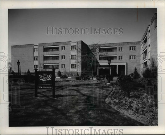 1971, Condominiums at Victorian, Mayfield Heights - cva68975 - Historic Images