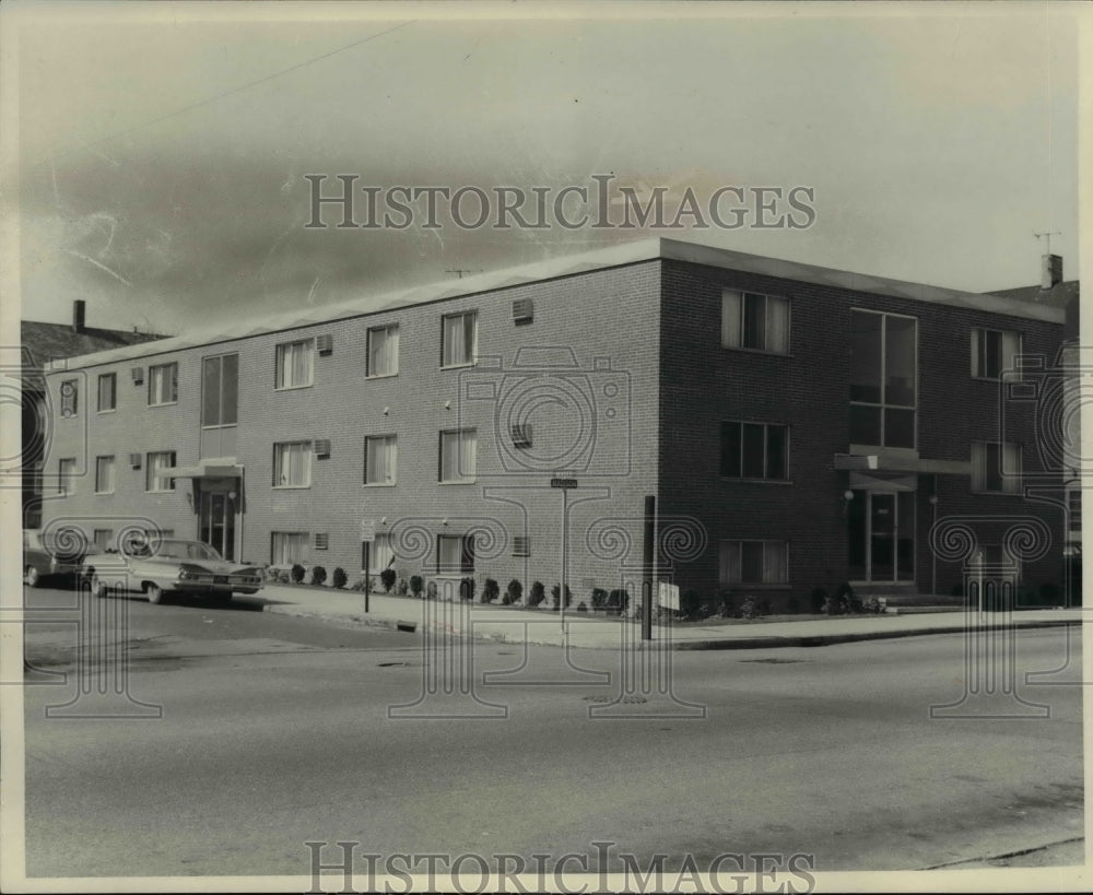1966 Press Photo Apartment Madison & Magee Avenue Lakewood - Historic Images