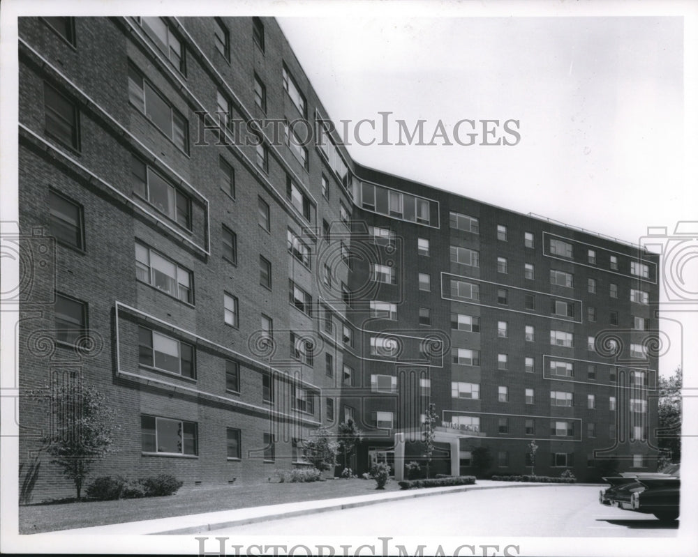 1964 Press Photo The Waldorf Towers - Historic Images