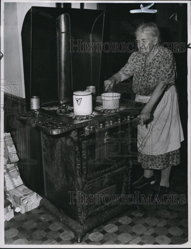 1949 Press Photo Mrs. F.J. Dukersen - Historic Images