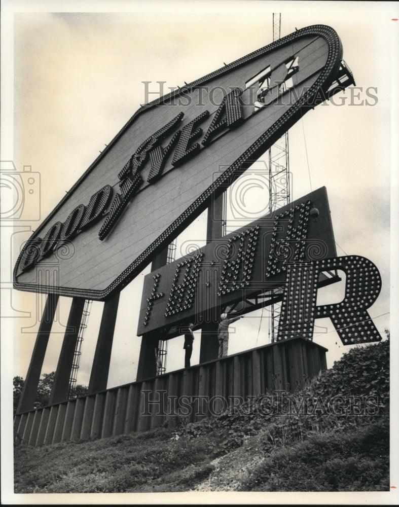1976, Goodyear sign - Historic Images
