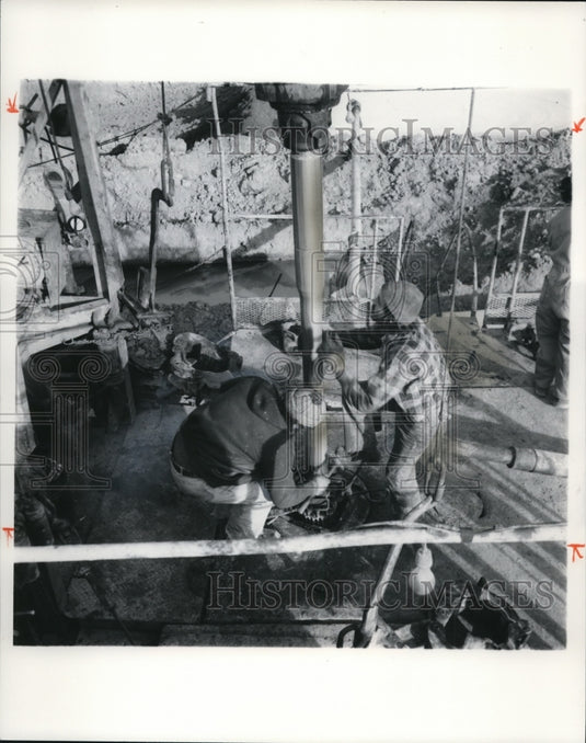 1977 Press Photo Drilling shaft at this natural gas well - Historic Images