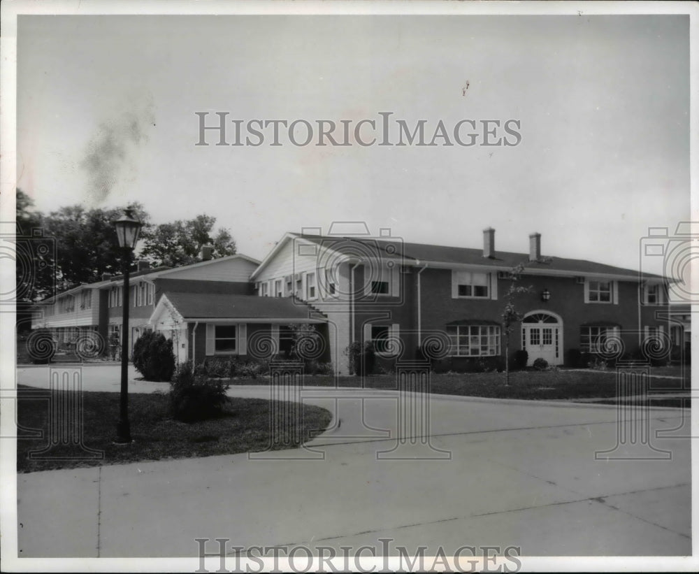1968 Press Photo Meadowlawn Apartment - cva71481- Historic Images