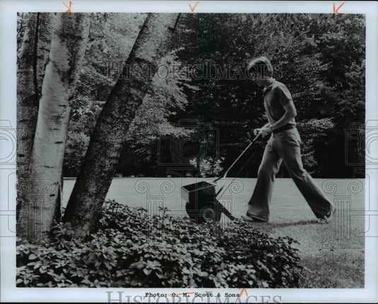 1978 Press Photo Fertilizing lawns - Historic Images