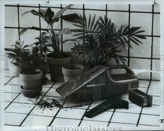 1983 Press Photo The Hoover Company's portable vacuum cleaner - Historic Images