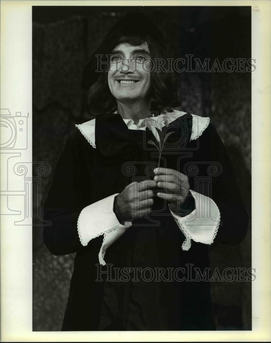 1986 Press Photo James Stuart in "Patience' by Gilbert & Sullivan - cva72058-Historic Images