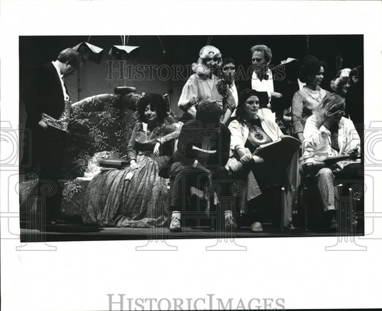1986 Press Photo Cast & Choir members wait on stage at blossom; The Merry Widow - Historic Images
