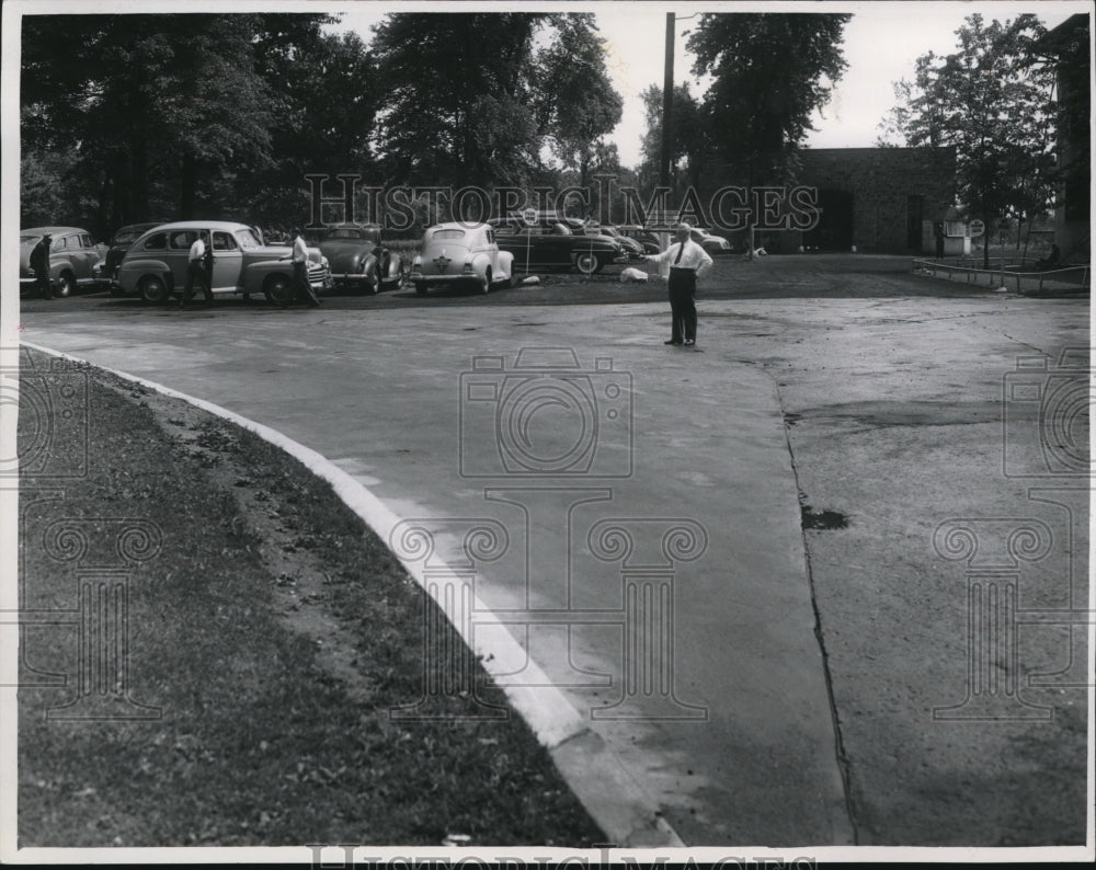 1949 Press Photo Assistant Superintendent Joseph Krupanski Warrensville Prison - Historic Images