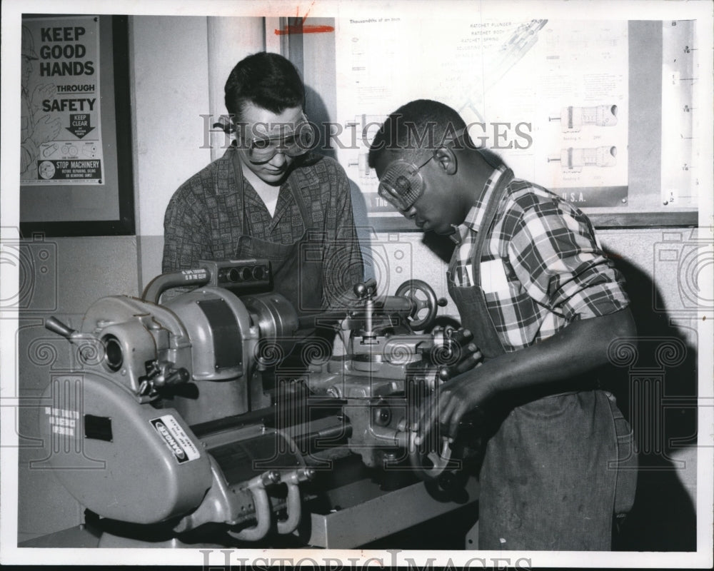 1968, Hudson Boys School Shop Prison - cva72427 - Historic Images