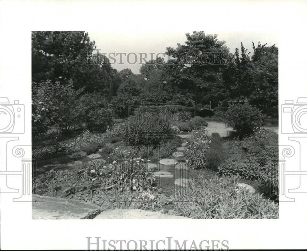 1984 Press Photo Garden Center Herb Garden - Historic Images