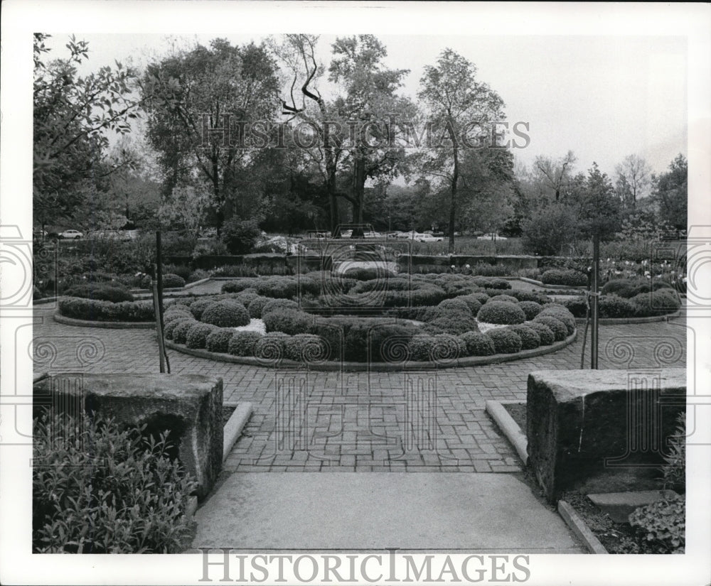 1976 Press Photo Western Reserve Socity at Garden Center at Greater Cleveland. - Historic Images