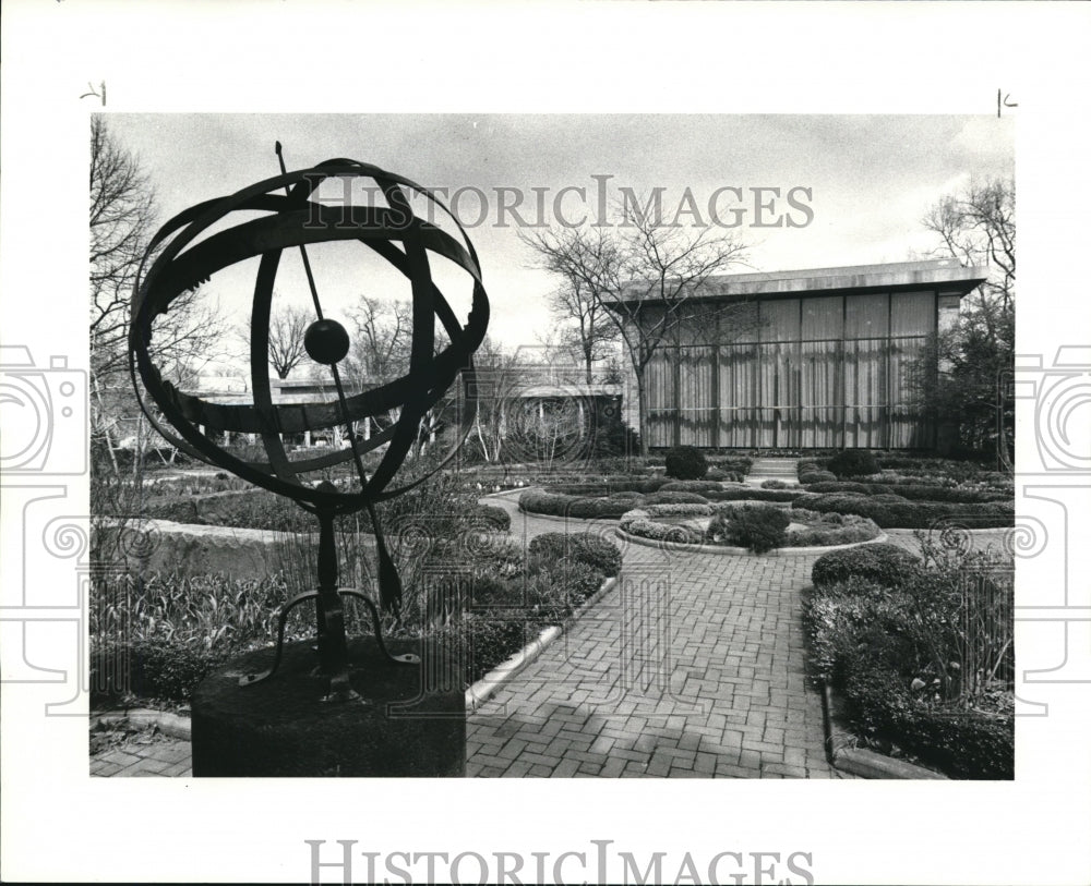 1983 Press Photo Garden Center of Greater Cleveland Herb garden - Historic Images