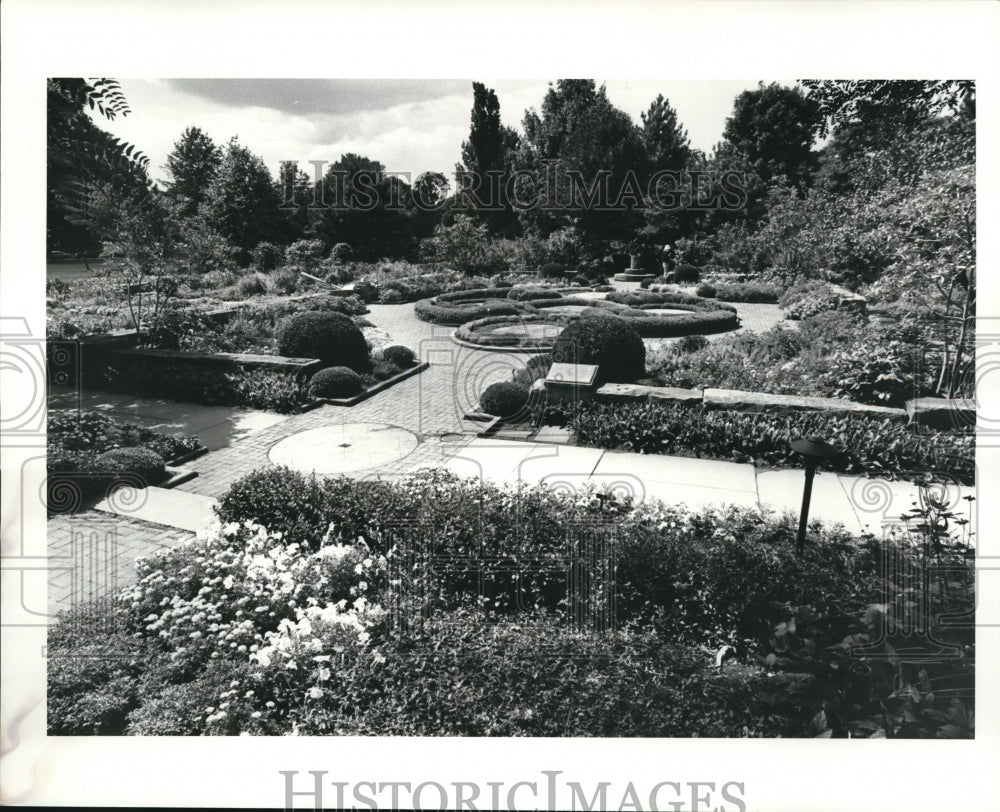 1984 Press Photo Cleveland Garden Center Herb Garden - Historic Images