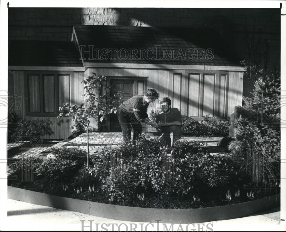 1991 Press Photo Judy Batdort and Chuck Anable in Garden Spring Show - cva72684 - Historic Images