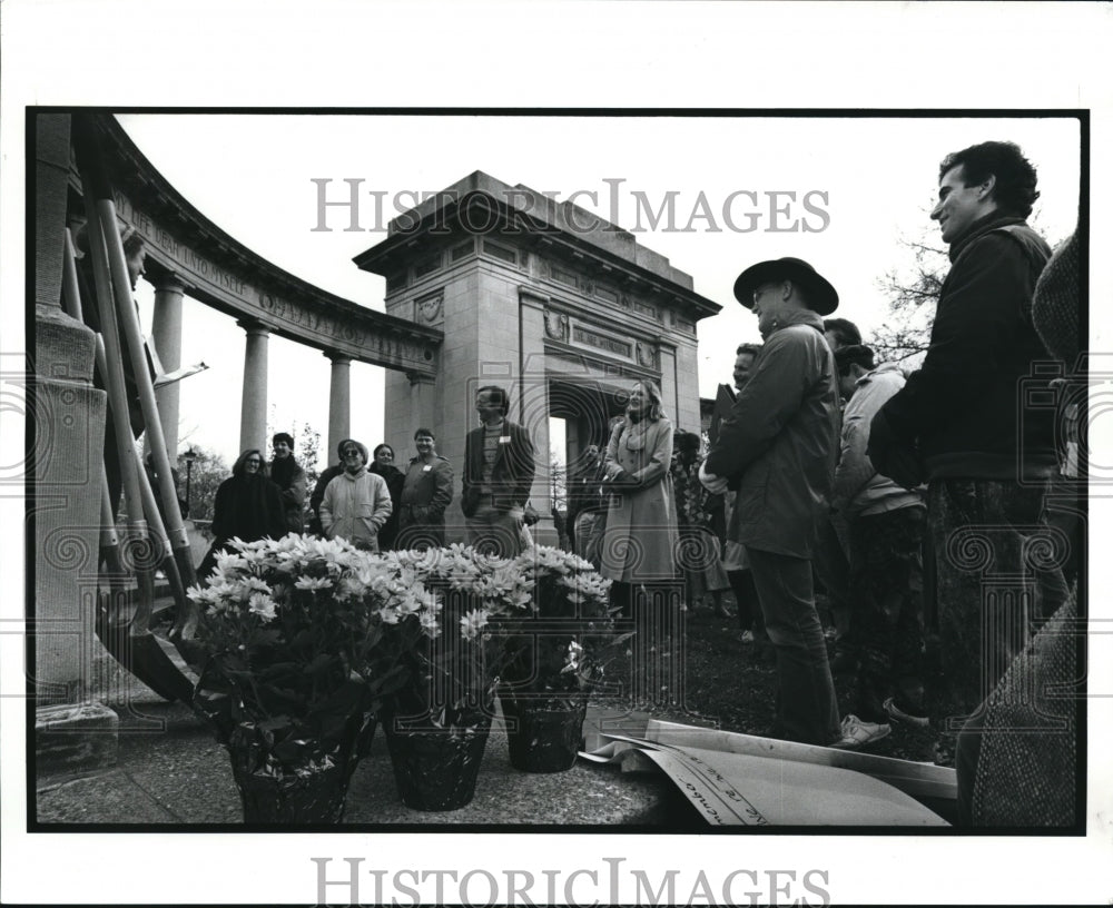 1989 Press Photo 75 former Oberlin College students at remembrance ceremony - Historic Images