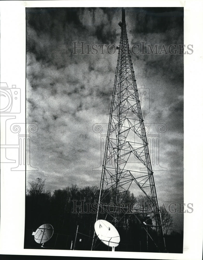 1987 Press Photo WCLV&#39;s 500 ft tower in Warrensville - Historic Images