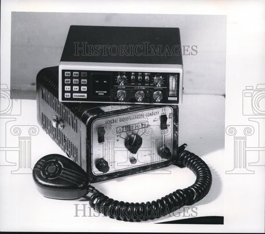 1978 Press Photo Citizens band radio has shrunk from a cumbersome - Historic Images