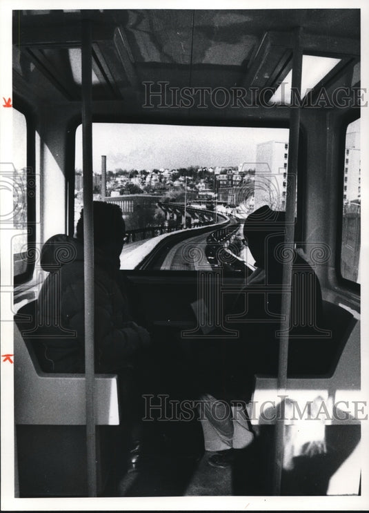 1977 Press Photo Passenger is PRT manager Robert J. Bates - Historic Images