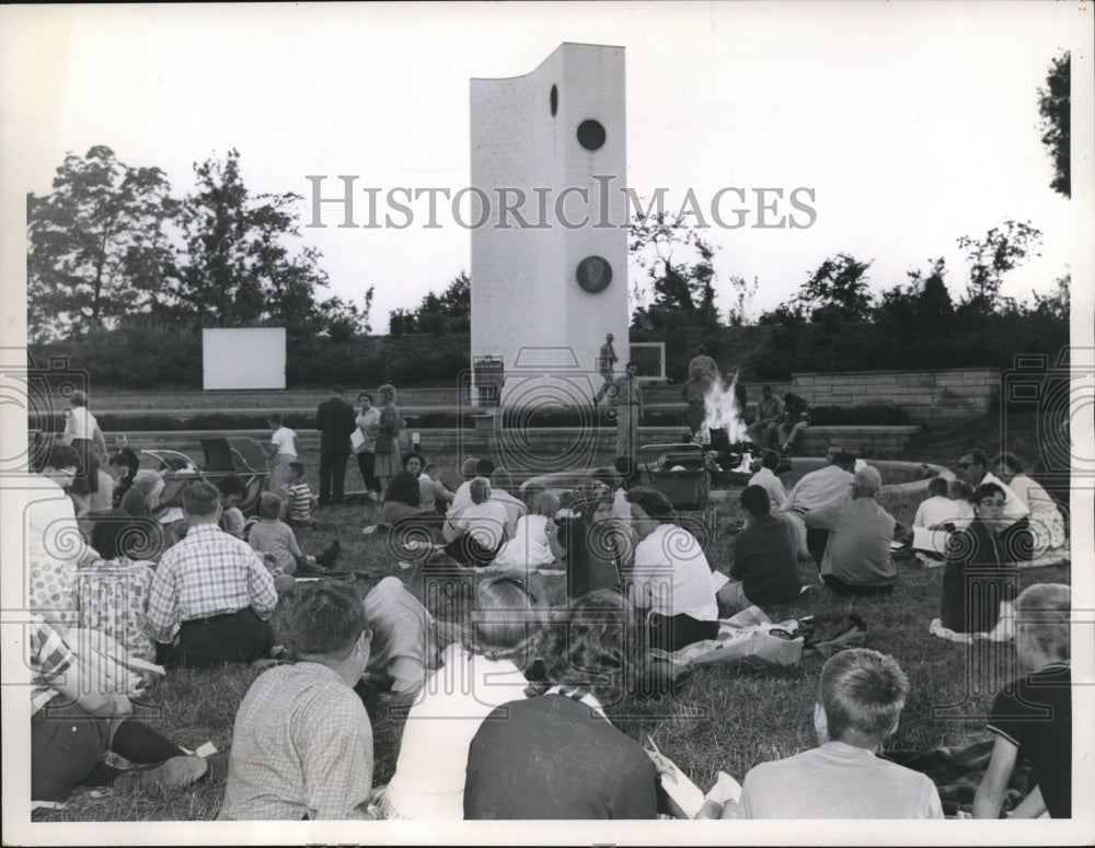 1961 Press Photo The strains of &quot;Oh Susanna&quot;, &quot;Clementine&quot; and other favorites - Historic Images