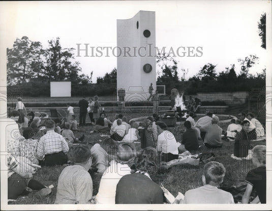 1961 Press Photo The strains of "Oh Susanna", "Clementine" and other favorites - Historic Images