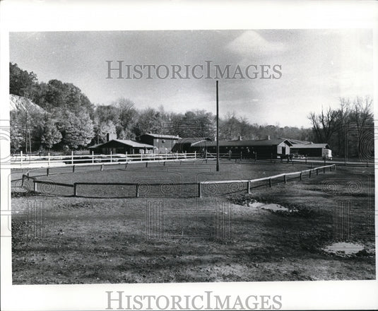 1977 Press Photo Rocky River Lakewood Stables - Historic Images