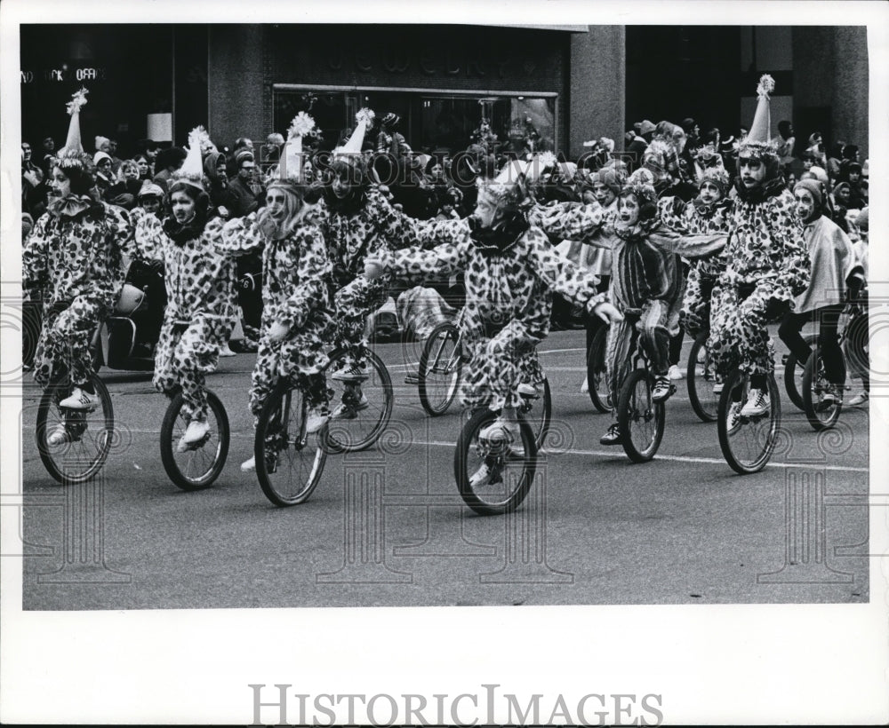 1972, St Helen School at Christmas Day Parade in Cleveland - cva73450 - Historic Images