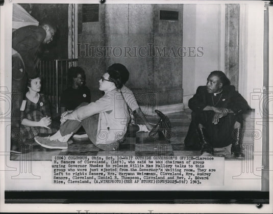 1963 Press Photo Clarence Senors, chairman of the demonstrating group - Historic Images
