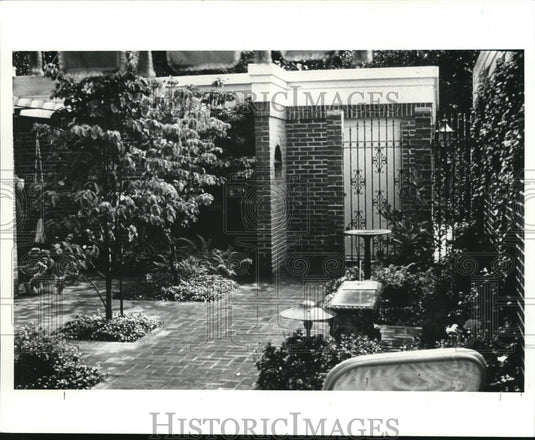 1988 Press Photo Garden by Ed Connelly Rocky River - Historic Images