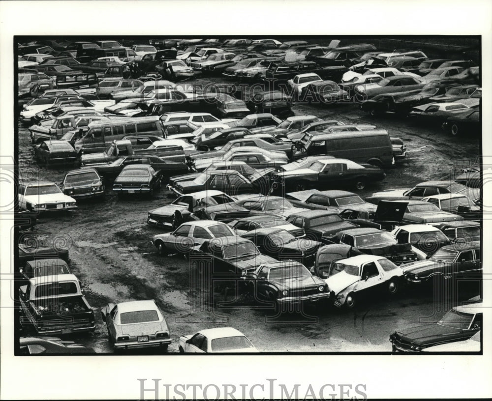 1983 Press Photo  Impounded Vehicles - Historic Images