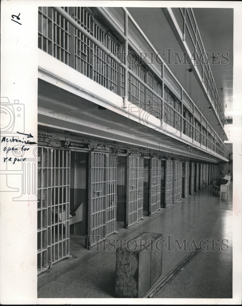 1985 Press Photo Correctional Institute - Historic Images