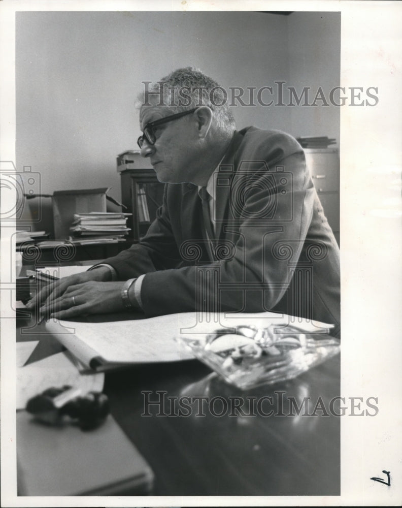 1967 Press Photo Dr. Lowell Cunningham at Chillicothe Correctional Institute - Historic Images