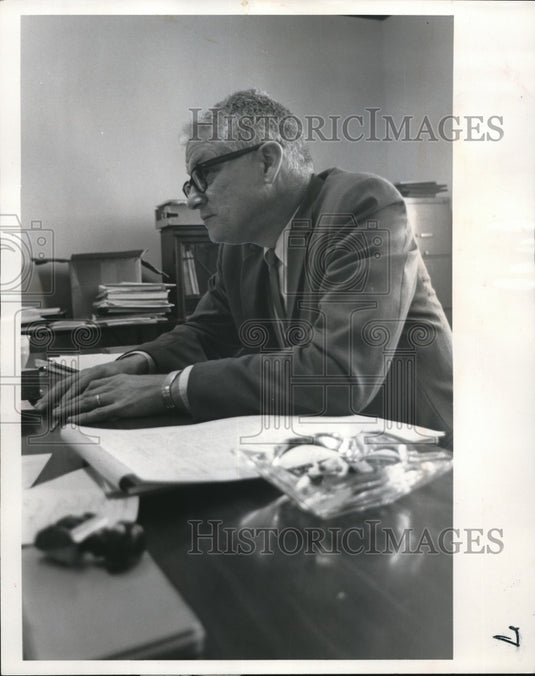 1967 Press Photo Dr. Lowell Cunningham at Chillicothe Correctional Institute - Historic Images