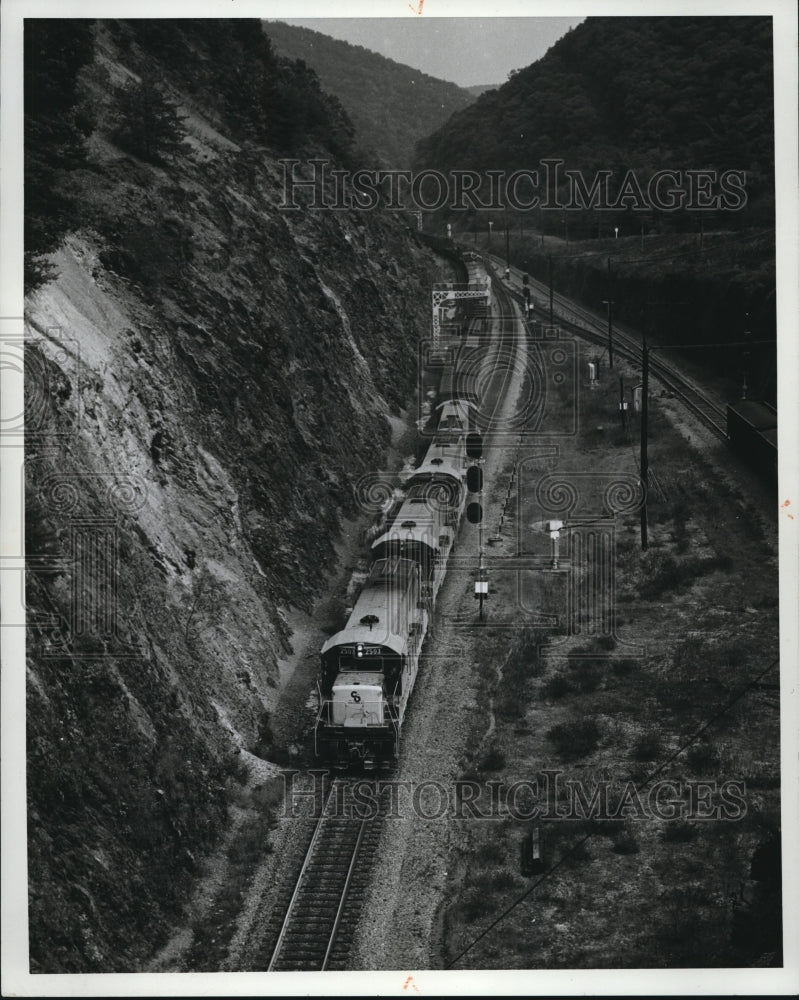 1965 New diesel units give C&amp;O more power in hills of West Virginia - Historic Images