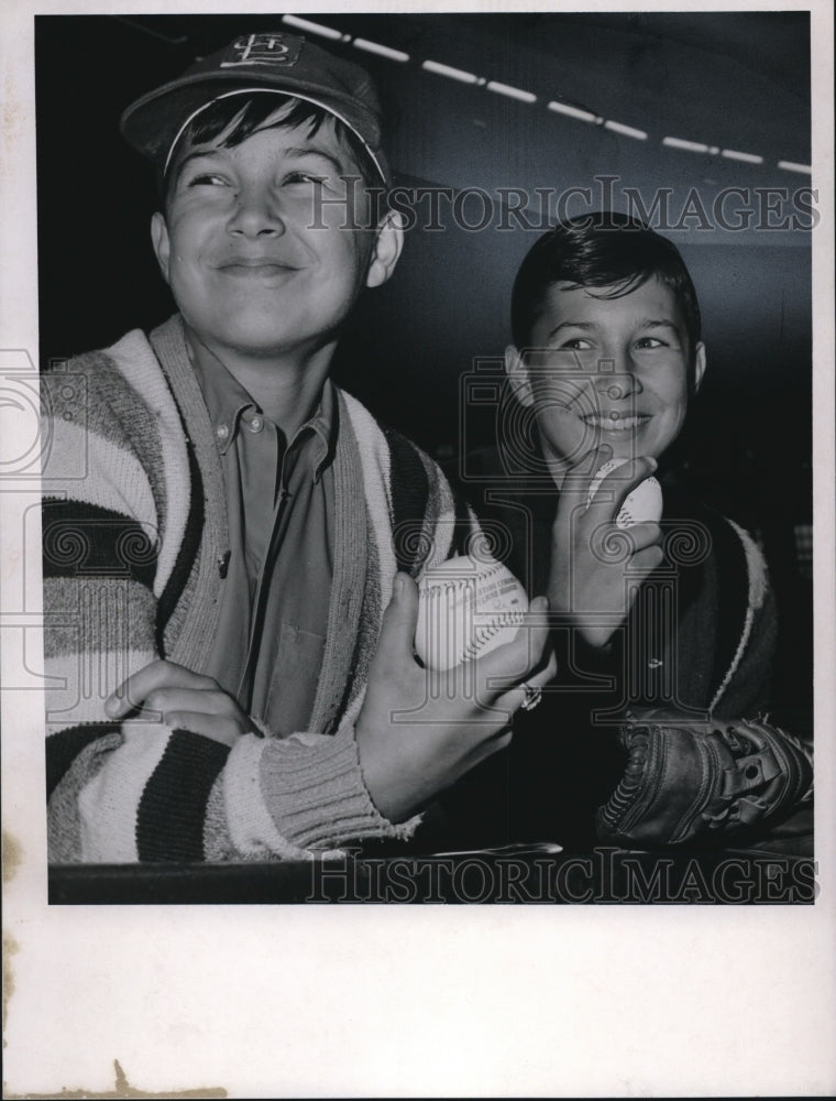 1965 Press Photo Steve Crane & Jeff Crane, Cleve Indians Ball Night - cva74667 - Historic Images